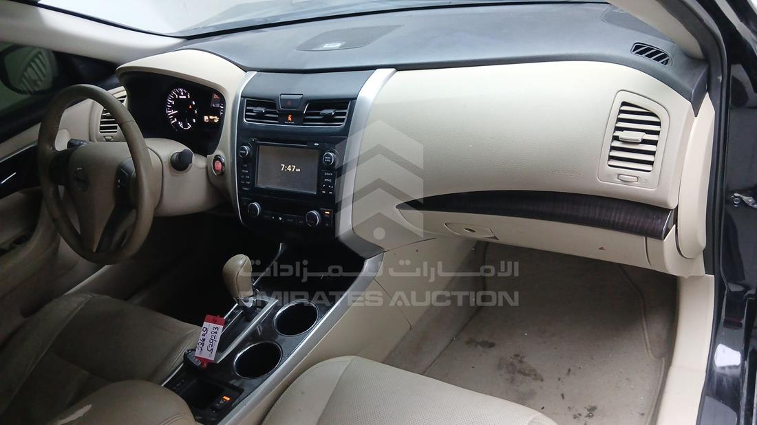 2014 Nissan Altima — Front Right Passenger Dashboard View — Photo 31
