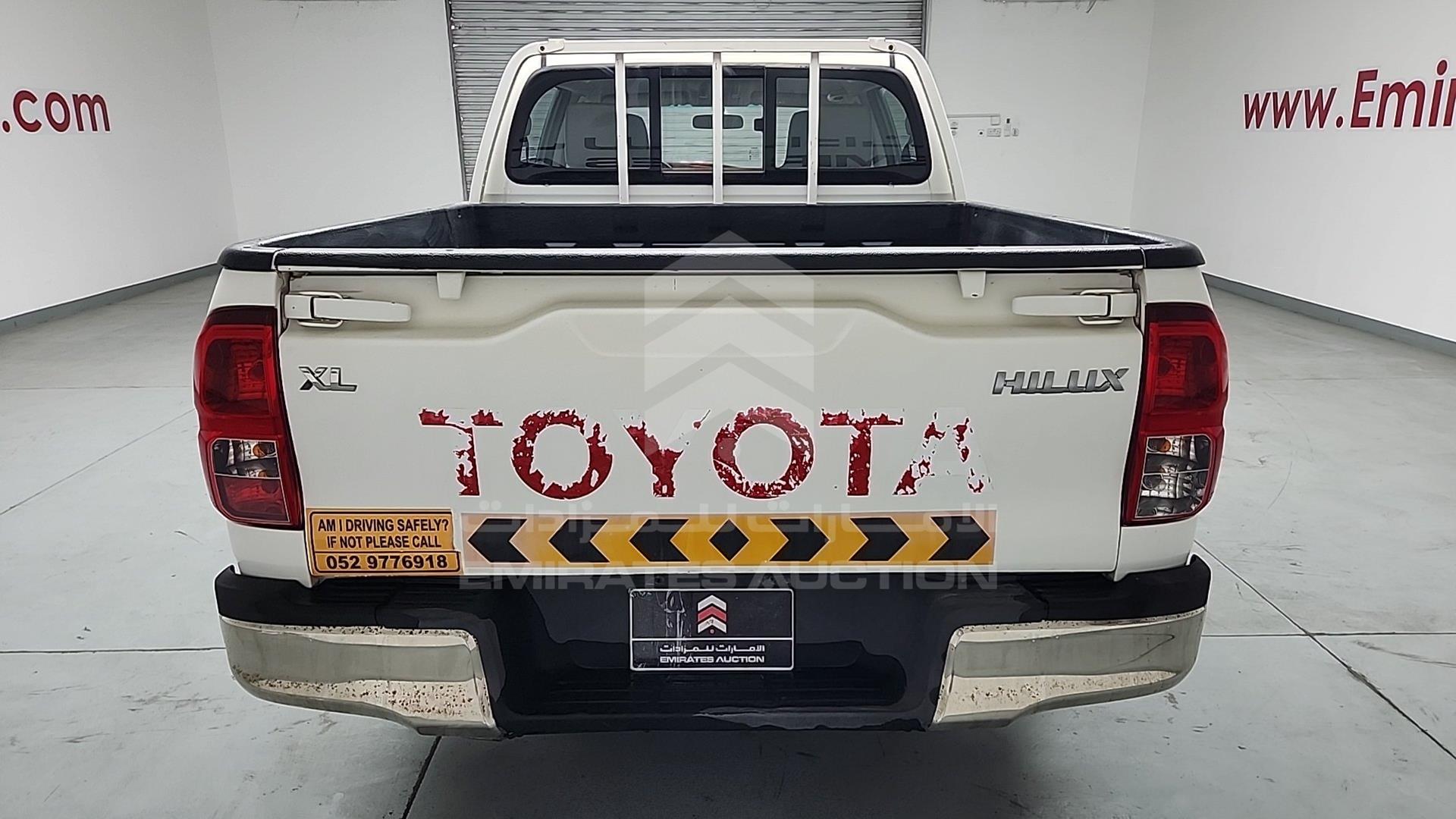 2017 TOYOTA HILUX VIN: MR0CX8CD6H0541749