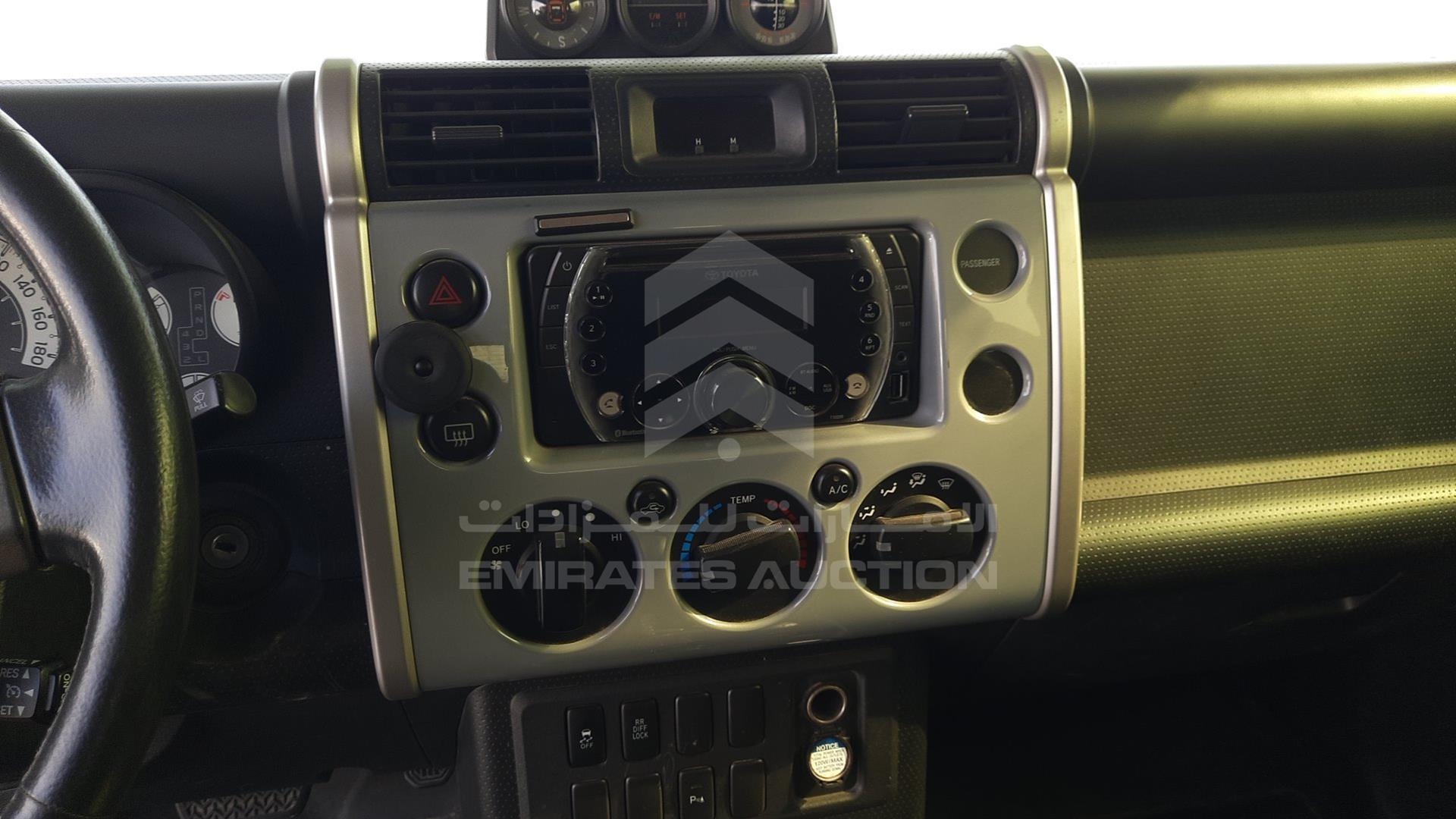 2014 TOYOTA FJ CRUISER VIN: JTEBU11FXEK198065