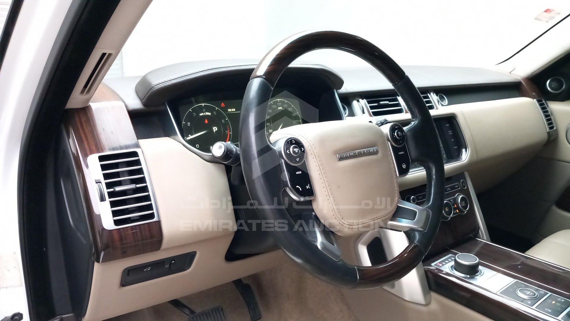 2015 RANGE ROVER VOGUE VIN: SALGA2DF3FA220010