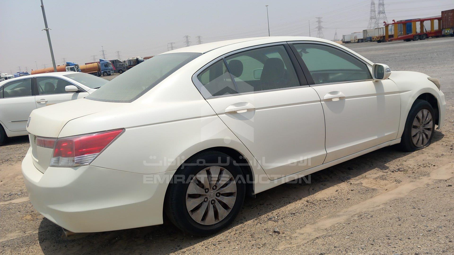 2011 HONDA ACCORD VIN: JHMCP2639BC402461