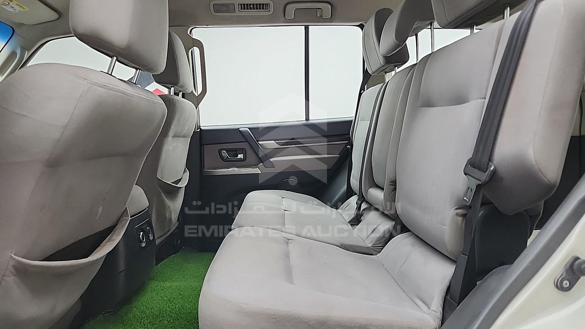 2014 MITSUBISHI PAJERO VIN: JMYLRV95WEJ717770