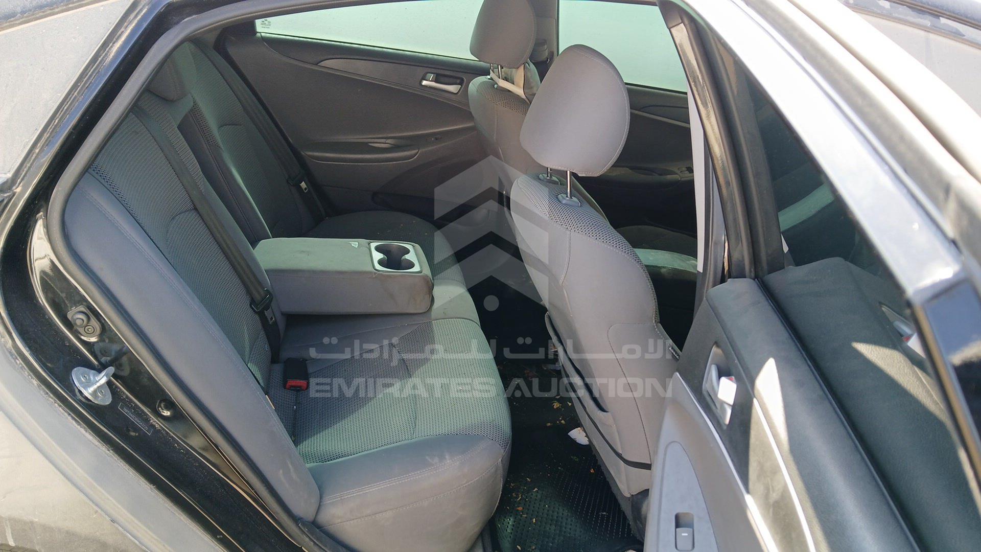 2013 HYUNDAI SONATA VIN: 5NPEB4AC5DH543725