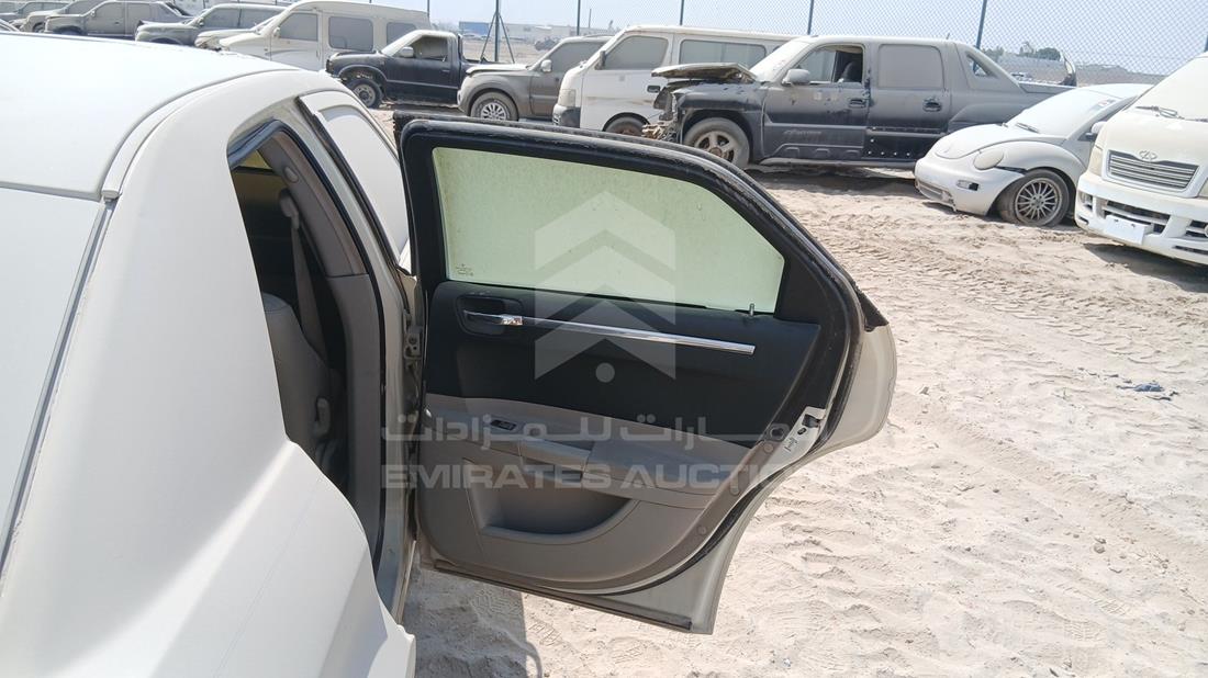 كرايزلر 300 2006 — الباب الخلفي الأيمن — صورة 21