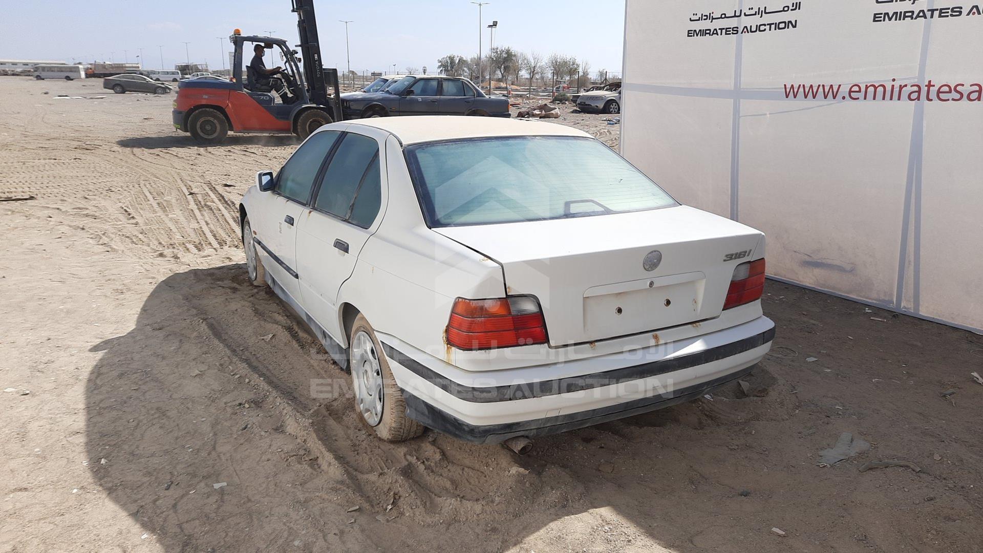2000 BMW 318 VIN: WBACA010XWAC37381