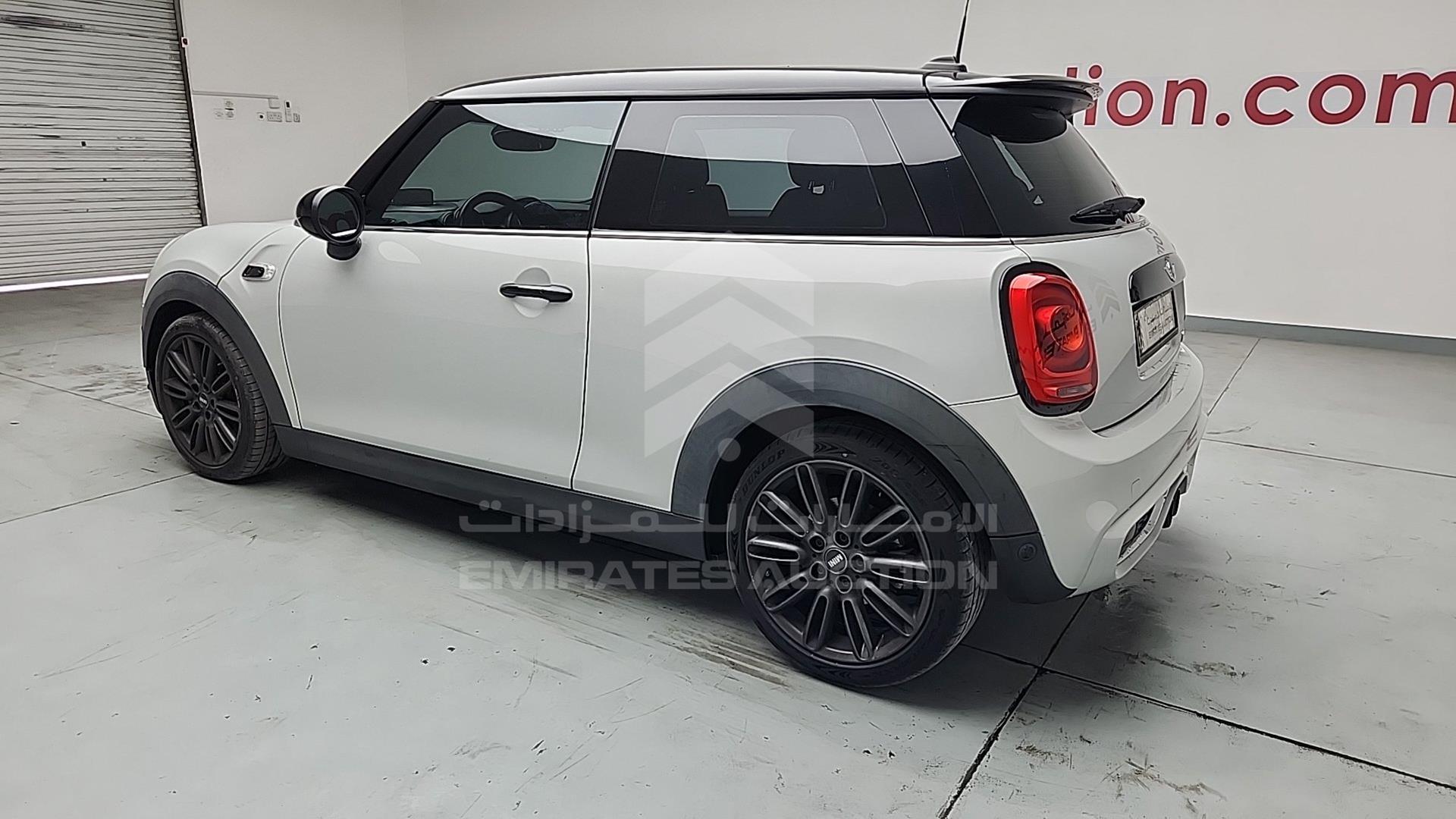 2016 MINI COOPER VIN: WMWXM7107G2A84830