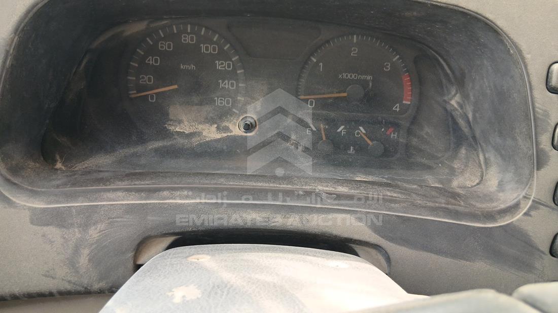 2006 Mitsubishi Rosa — Speedometer & RPM Gauges — Photo 15