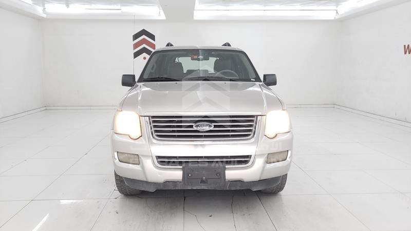 VIN: 1FMEU73E87UA45518 Auction: EmiratesAuction Lot: 405931 VIN: 1FMEU73E87UA45518 Ford Explorer 2007 SILVER Photo 1