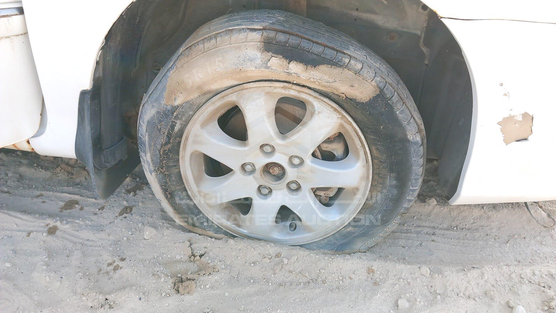 2005 KIA CARNIVAL VIN: KNAUP752456711573
