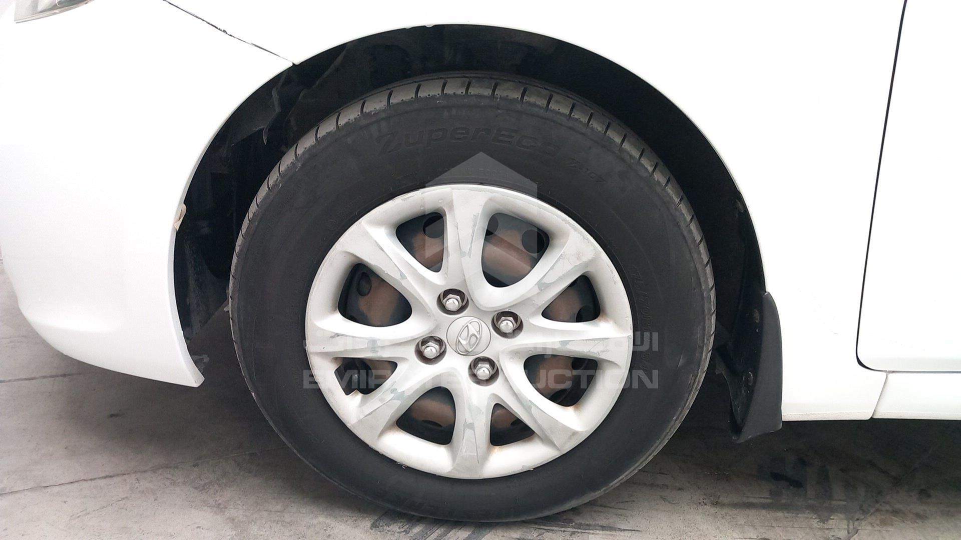 2015 HYUNDAI ACCENT VIN: KMHCT41BXFU710449