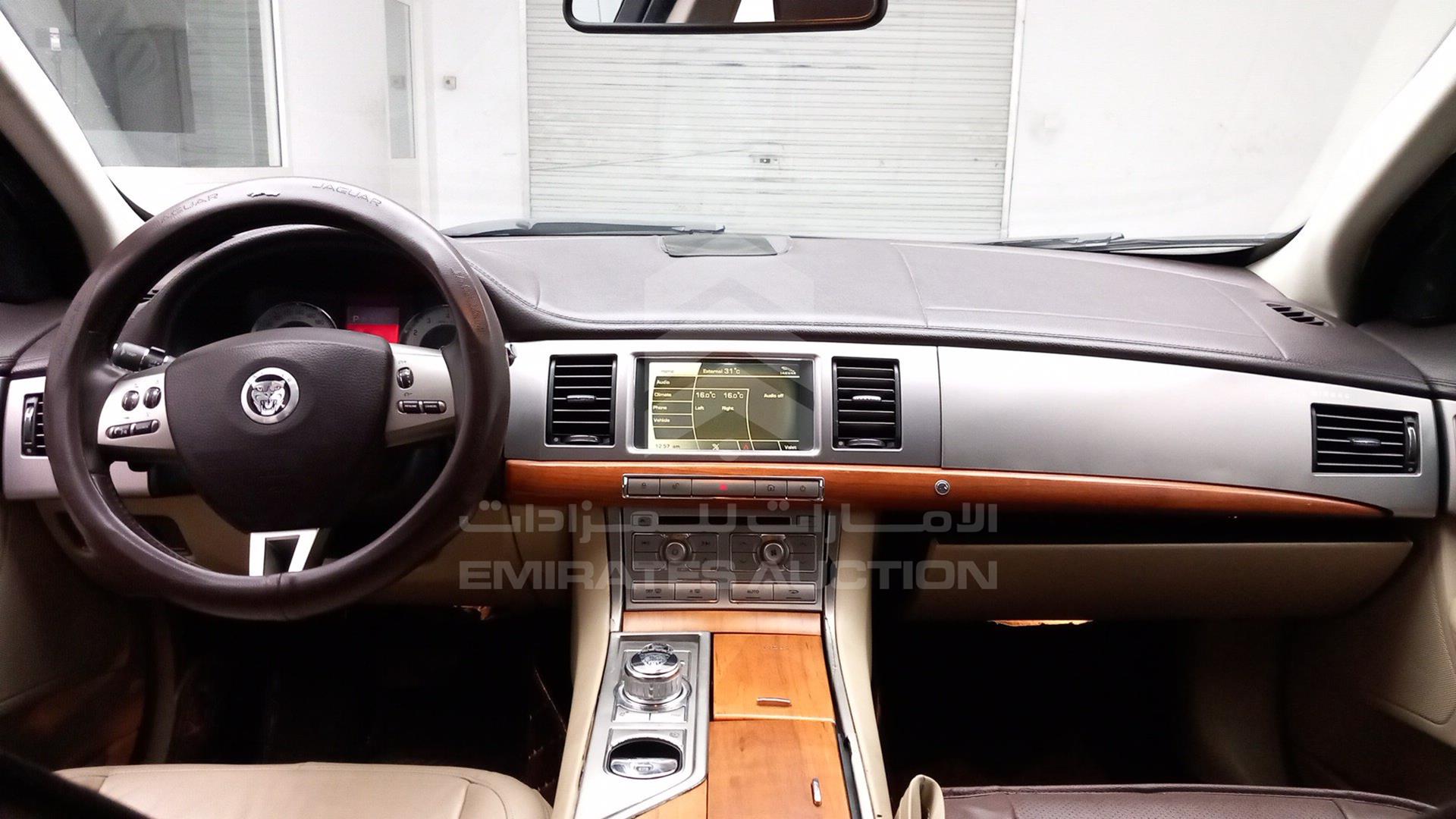 2011 JAGUAR XF VIN: SAJAA05D2BFS04944
