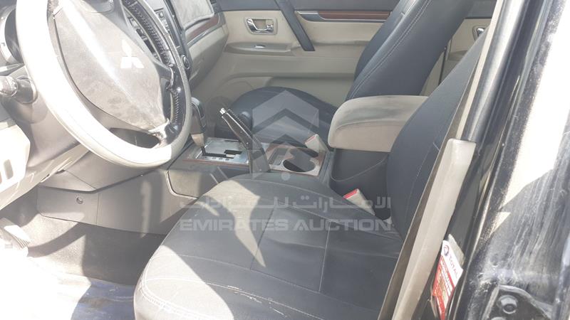 JMYLRV93W8J706001 Auction: EmiratesAuction Lot: 408570 JMYLRV93W8J706001 Mitsubishi Pajero 2008 BLACK Photo 11
