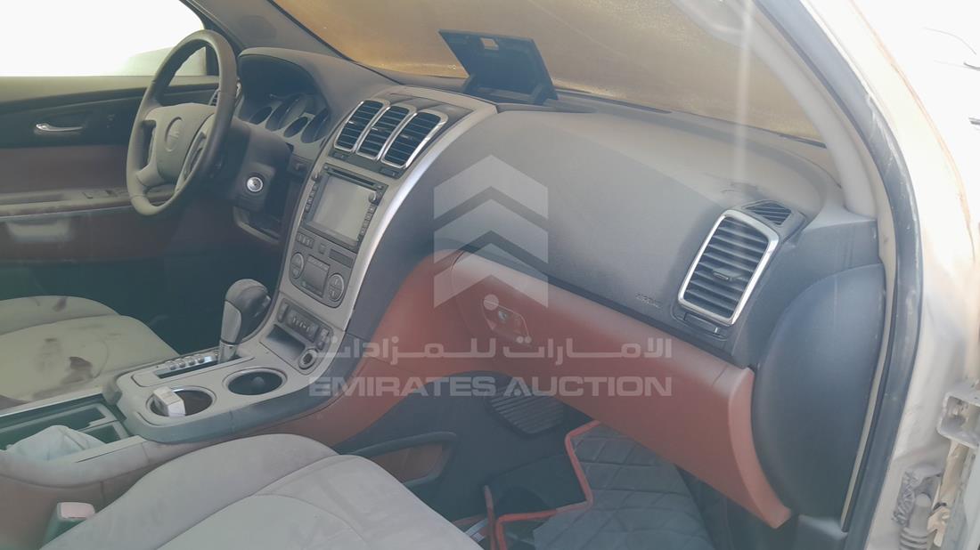 2008 GMC Acadia — Front Right Passenger Dashboard View — Photo 23