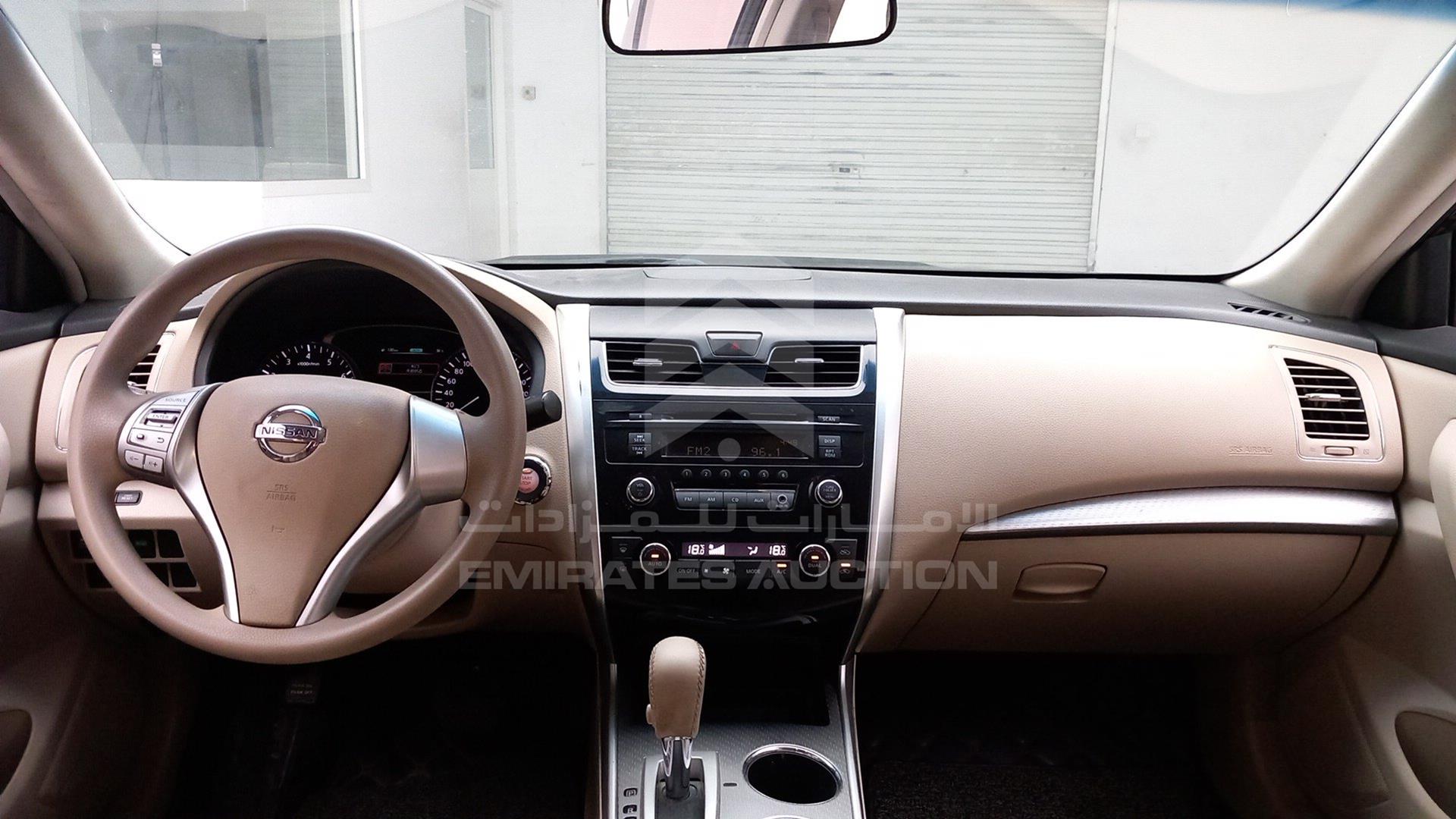 2017 NISSAN TEANA VIN: LGBF5AE07HR312584