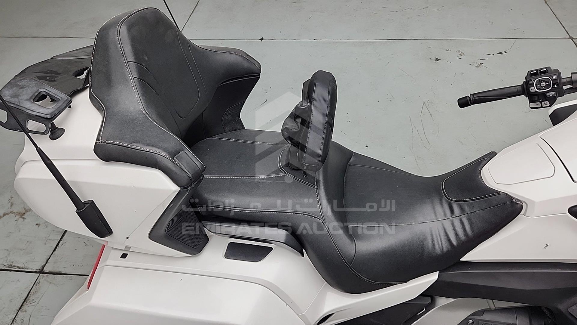 2018 HONDA GL 1800 VIN: JH2SC7959JK003144