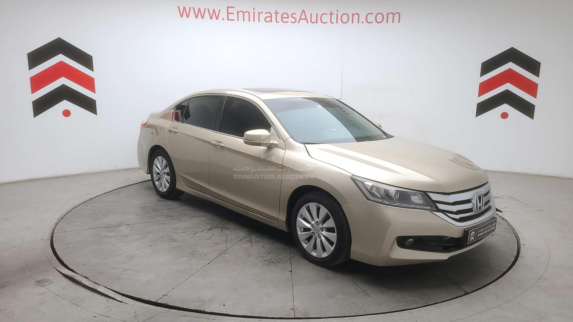 2016 HONDA ACCORD VIN: LUCCR2625G3405914
