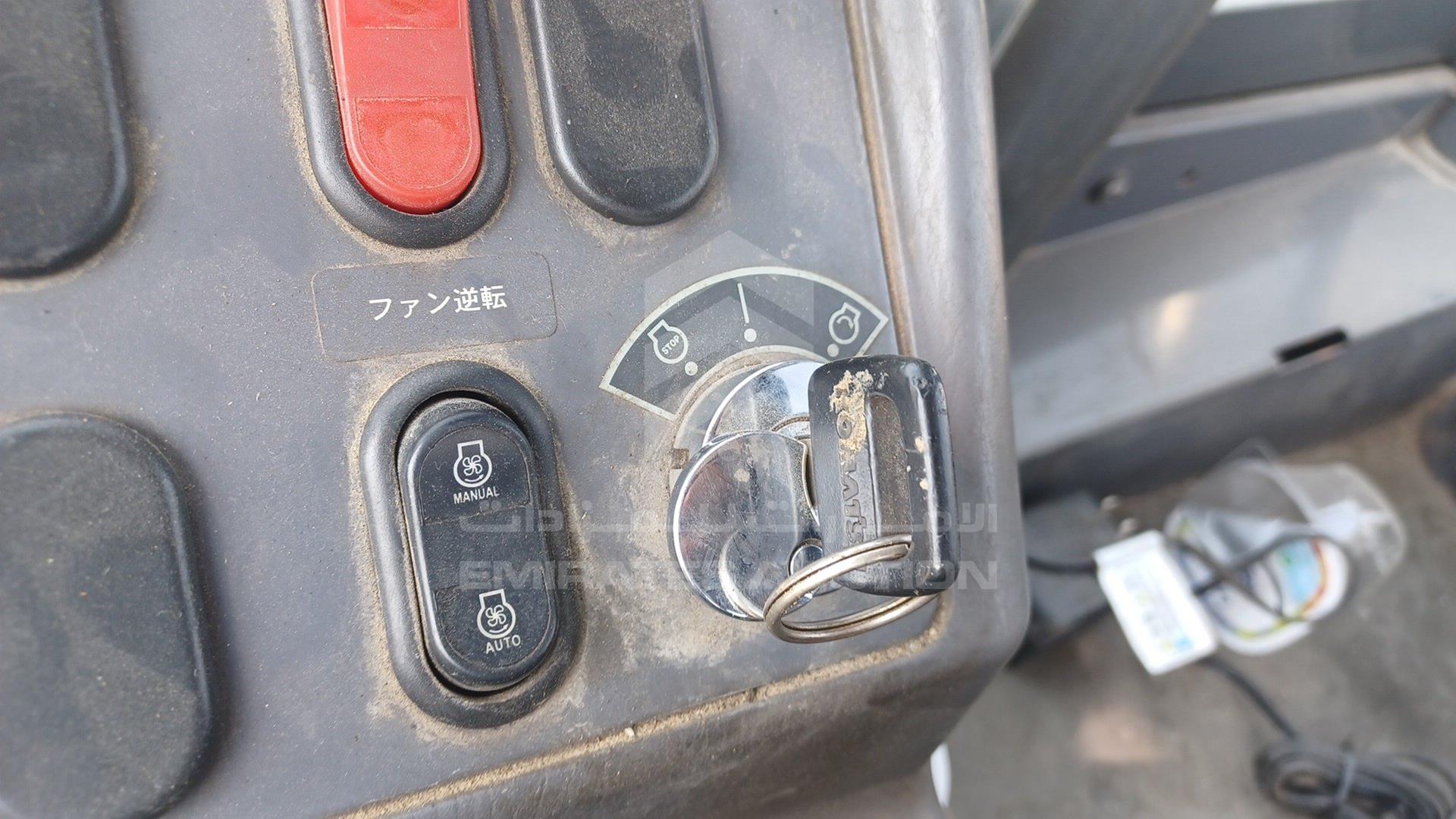 2014 KOMATSU WA380-6 VIN: WA09566021