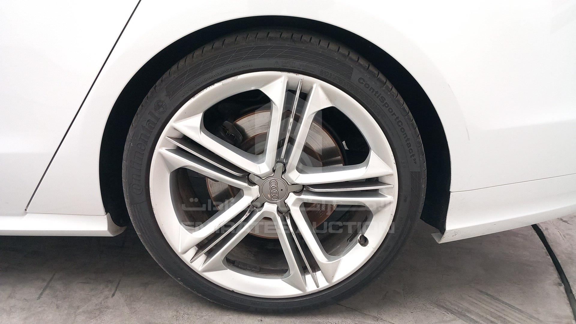 2016 AUDI S8 VIN: WAUG2BFD4GN000253
