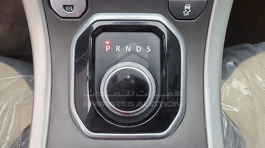 2016 Range Rover Evoque — Gear View — Photo 21
