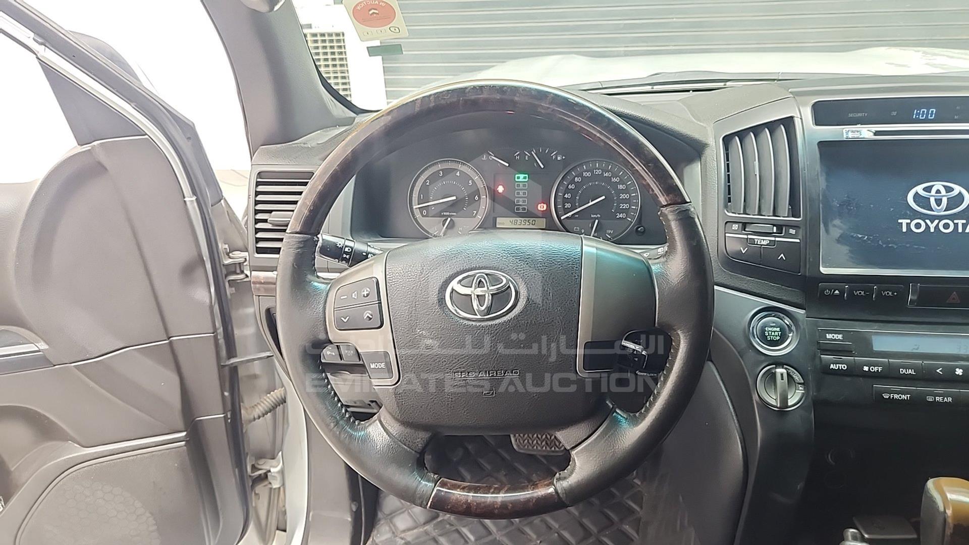 2011 TOYOTA LAND CRUISER VIN: JTMHT09J2B5089386