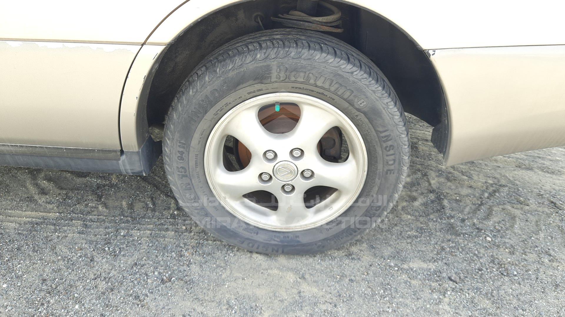 1999 LEXUS ES 300 VIN: JT8BF28G4X0165661