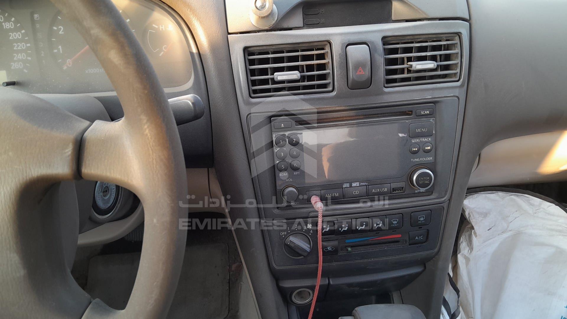 2001 NISSAN MAXIMA VIN: JN1CA31S61T564153