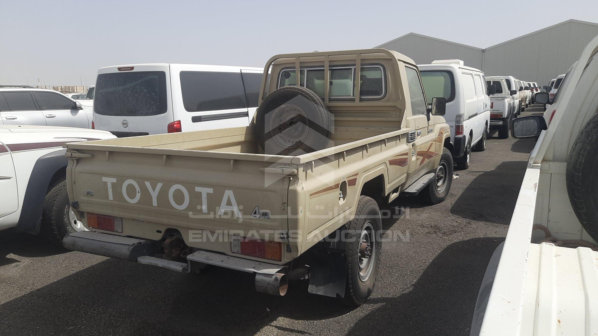 2014 TOYOTA LAND CRUISER VIN: JTFLU71J5E4319550