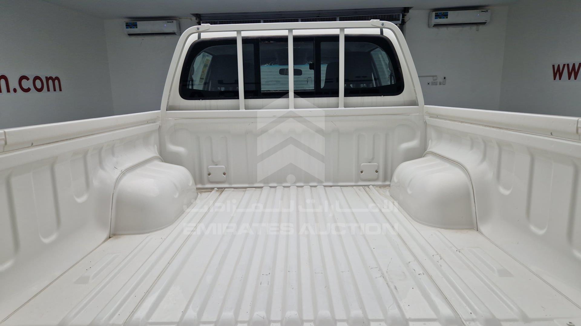 2018 TOYOTA HILUX VIN: MR0DB8CD8J0174166