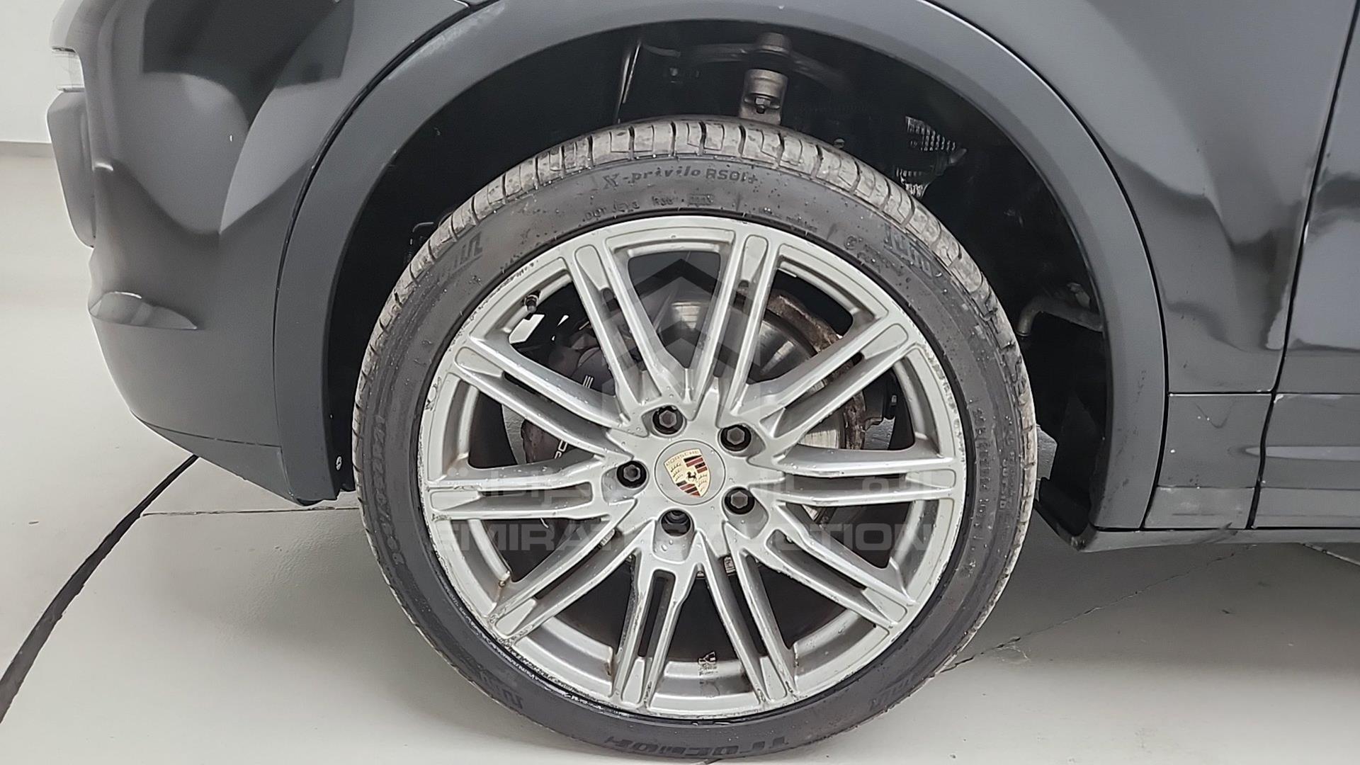 2016 PORSCHE CAYENNE VIN: WP1AA2A28GKA13573