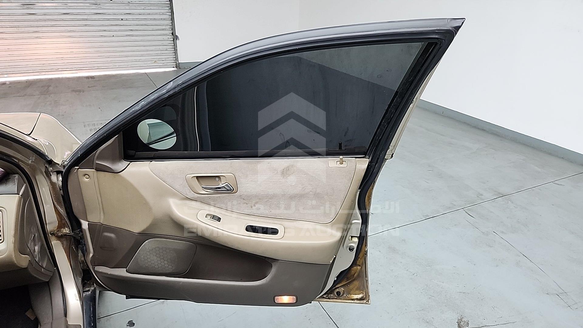 2000 HONDA ACCORD VIN: JHMCF863XYC401320