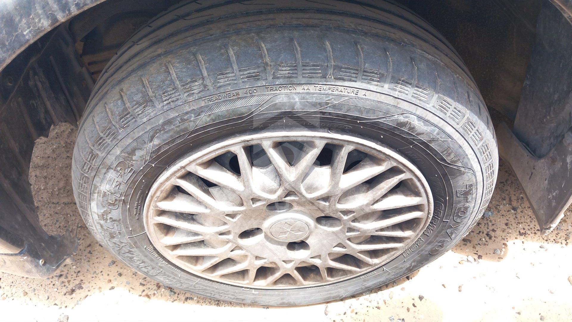 1999 MITSUBISHI GALANT VIN: JMYSREA2AXZ001236