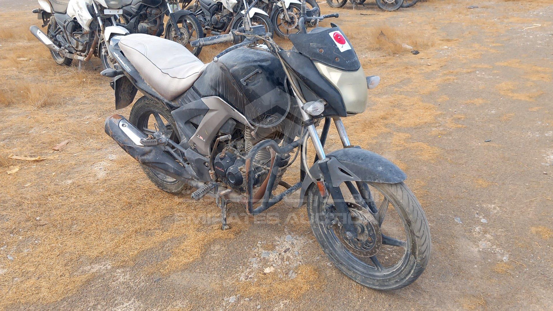 2016 HONDA UNICORN VIN: ME4KC2039G9002514
