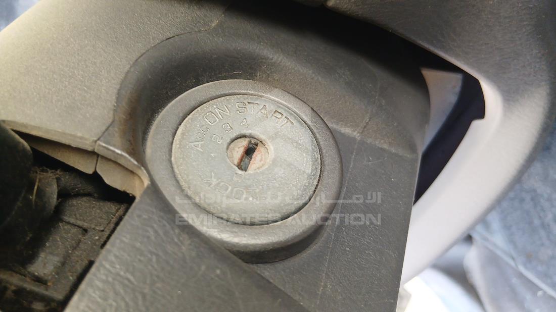 1996 Nissan Pathfinder — Keys — Photo 4