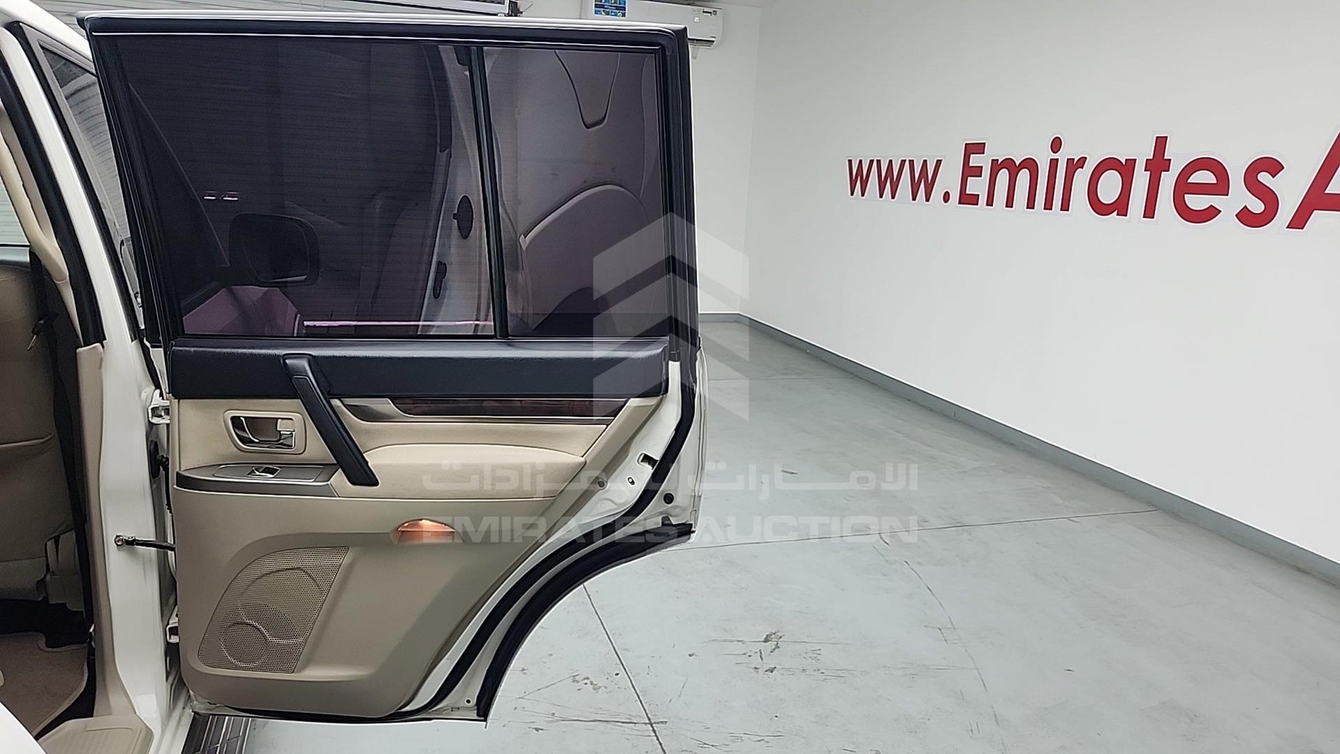 2013 MITSUBISHI PAJERO VIN: JMYLRV95WDJ704386
