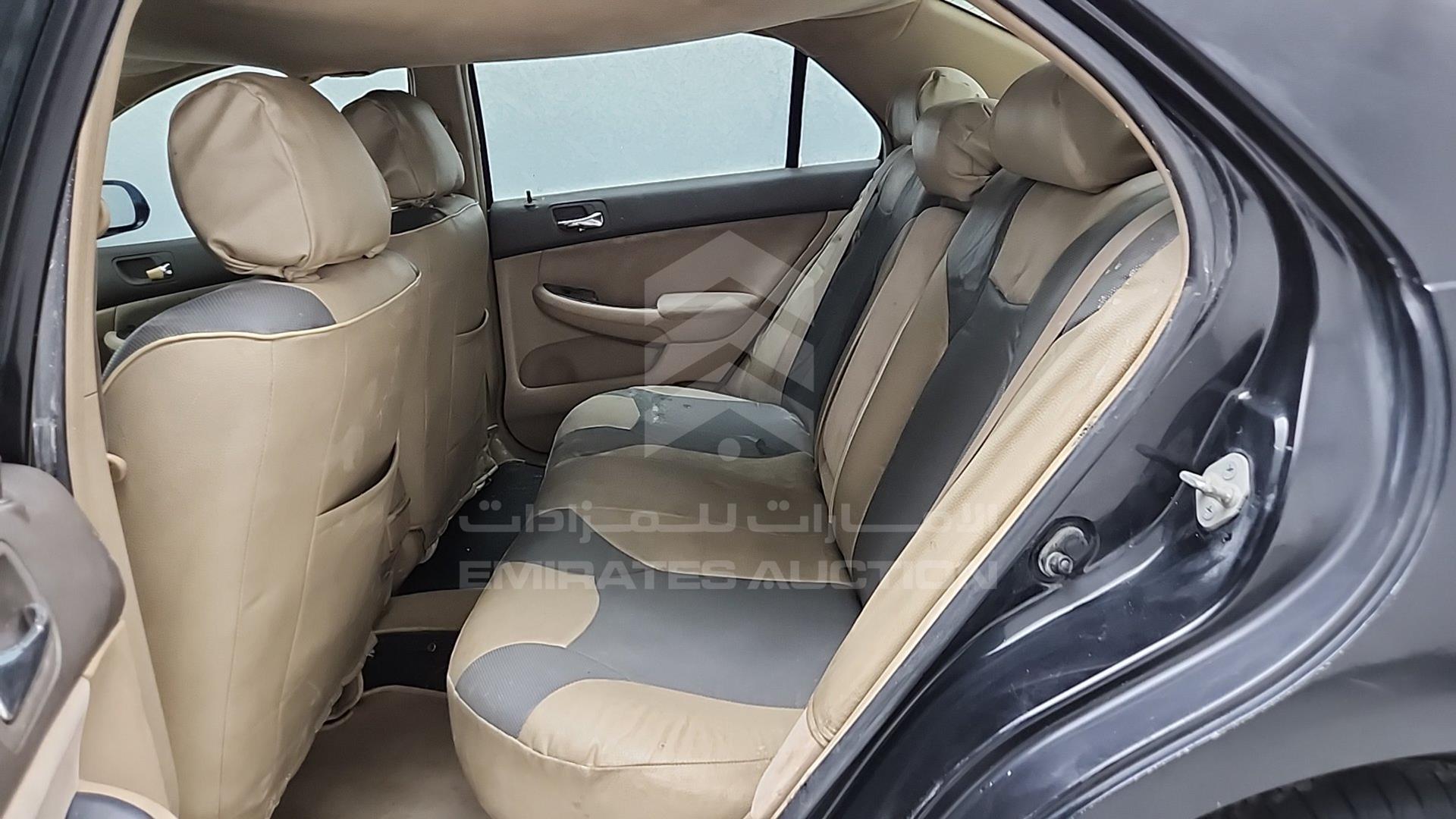 2005 HONDA ACCORD VIN: JHMCM56575C405942