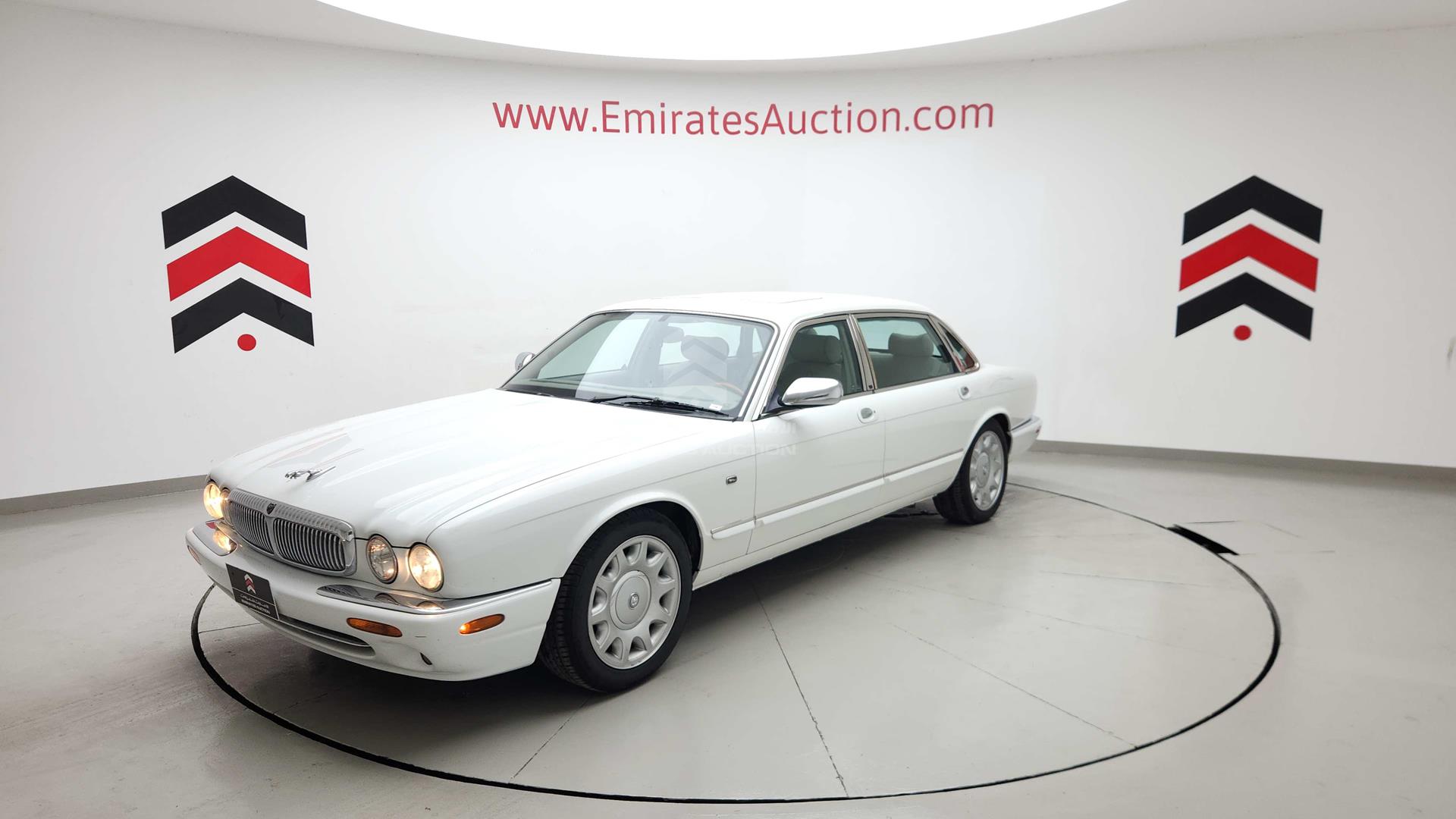 1999 JAGUAR X J 8 VIN: SAJKD684XXC868976