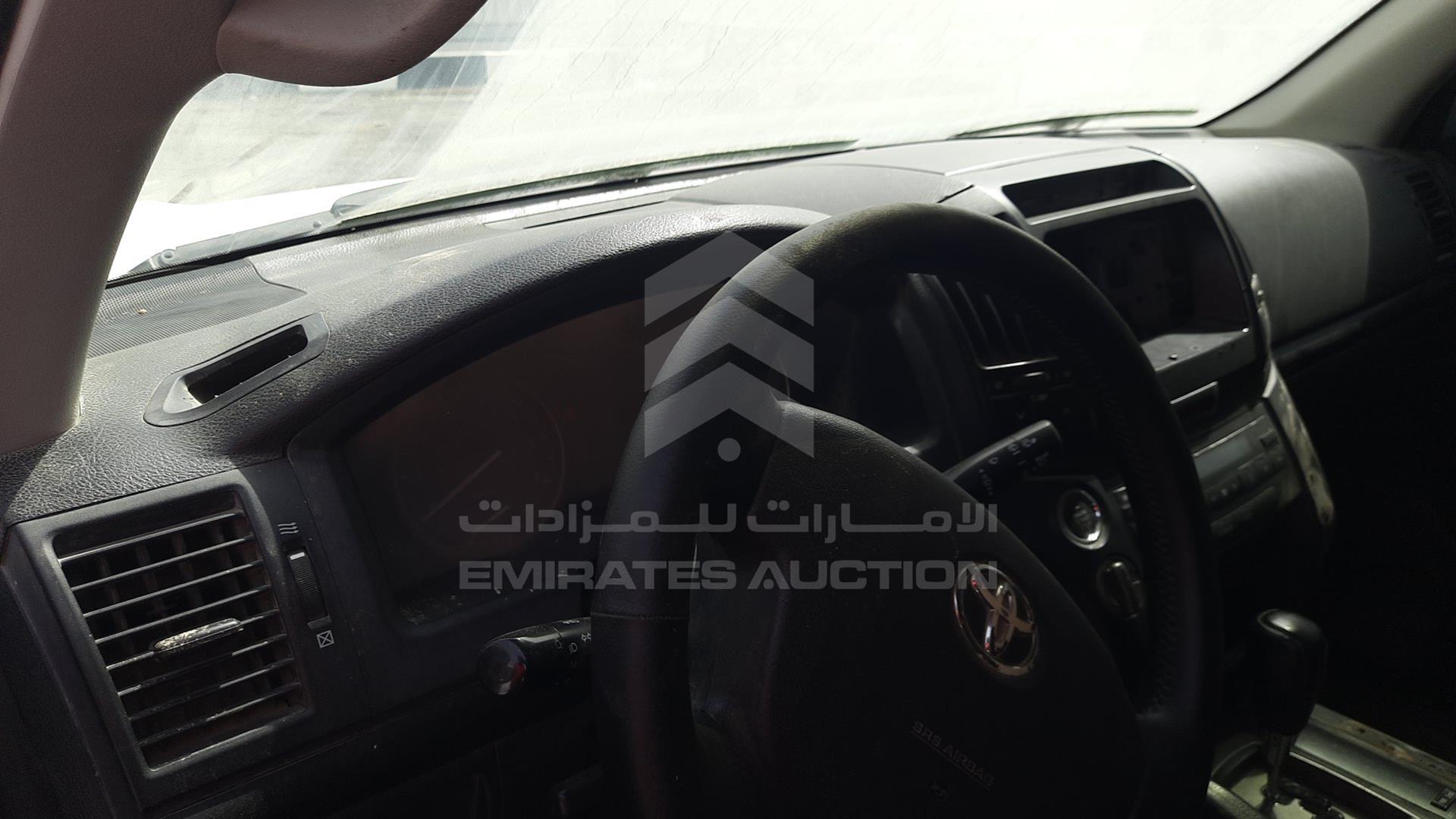 2011 TOYOTA LAND CRUISER VIN: JTMDU09J9B4034810
