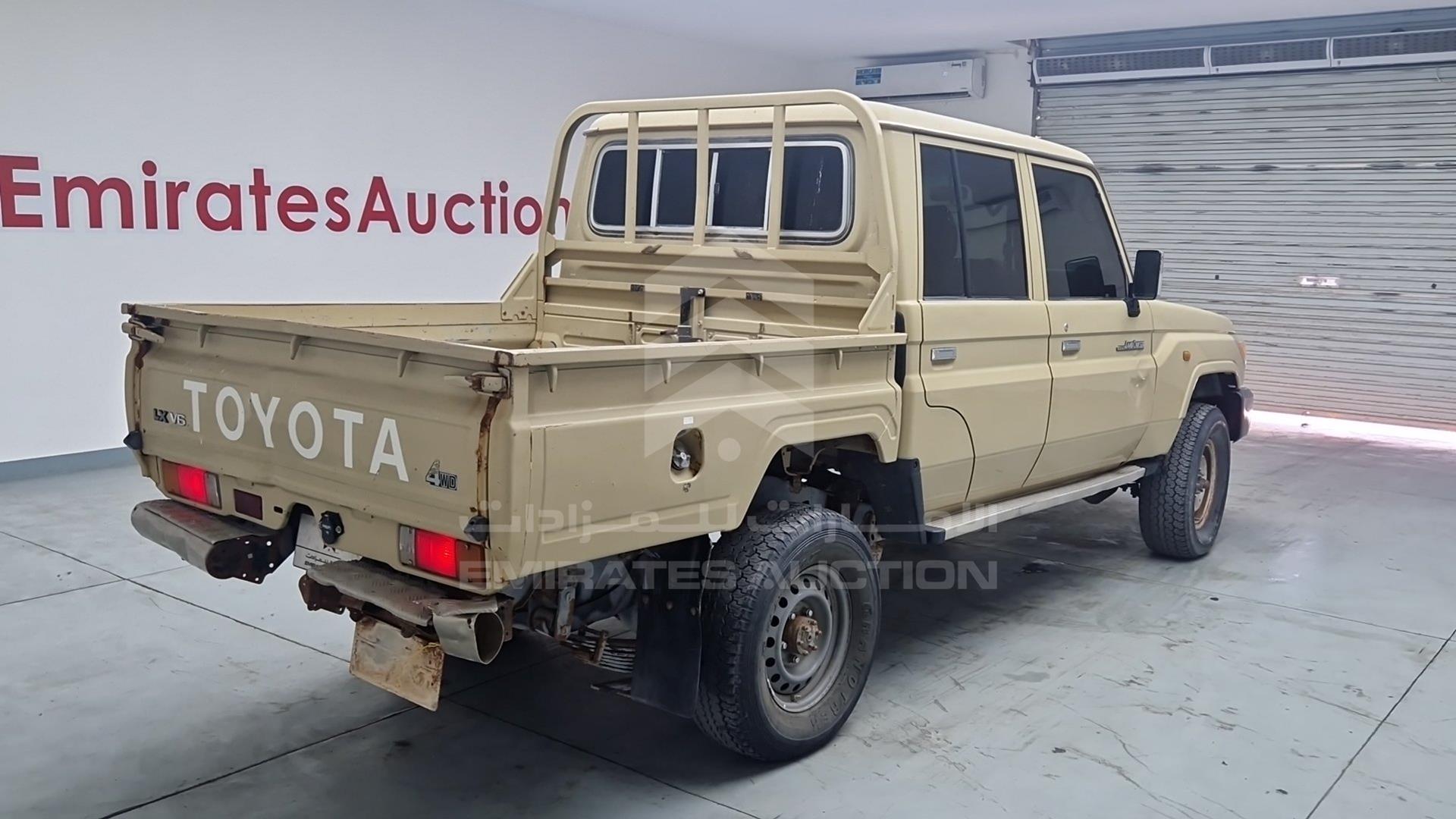2018 TOYOTA LAND CRUISER VIN: JTFBU71J6J7069756