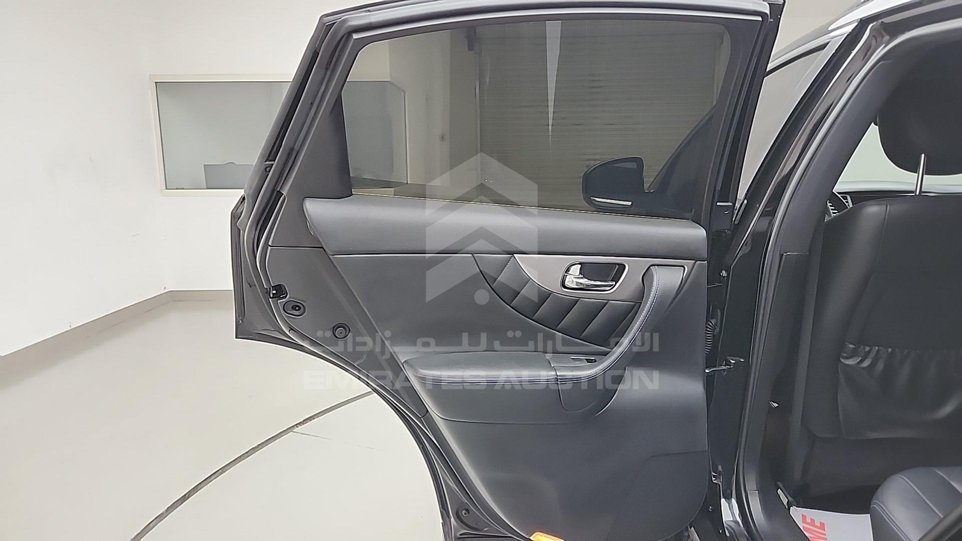 2016 INFINITI QX 70 VIN: JNRCS1MWXGM660710