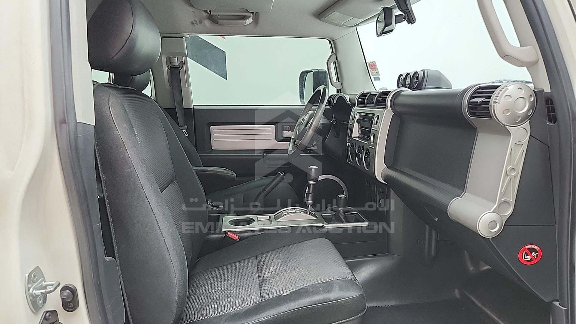 2014 TOYOTA FJ CRUISER VIN: JTEBU11F6EK199441