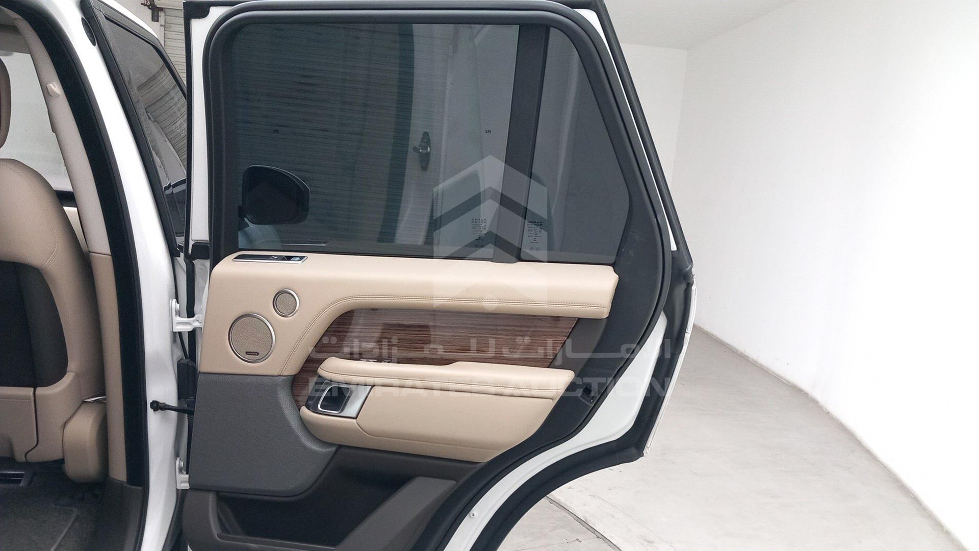 2018 RANGE ROVER HSE VIN: SALGA2BVXJA395227