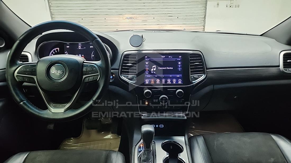 2019 Jeep Grand Cherokee — Entertainment Systems & Camera Monitor & Navigation — Photo 16