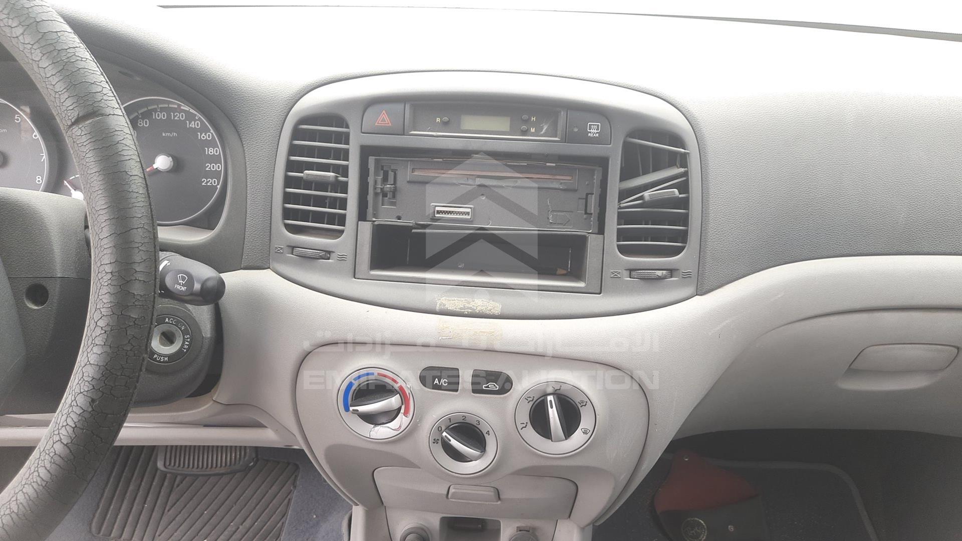 2010 HYUNDAI ACCENT VIN: KMHCM41A1AU449161