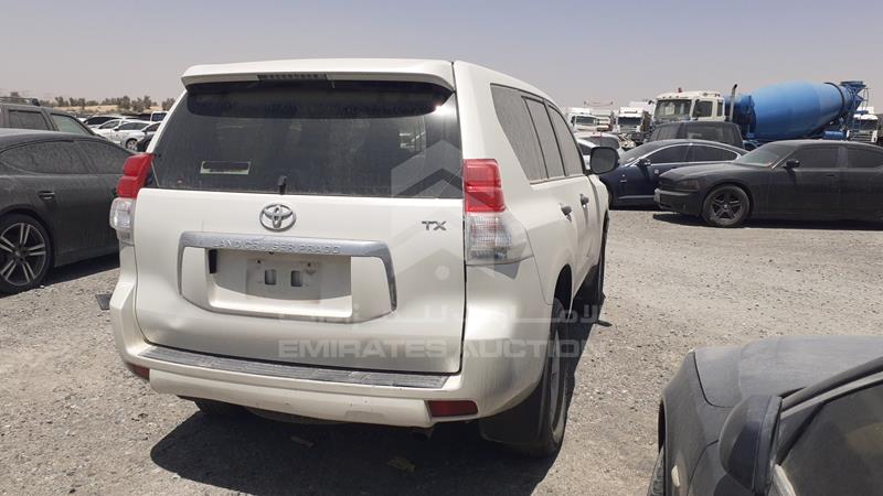 JTEBX9FJ7DK110252 Auction: EmiratesAuction Lot: 409139 JTEBX9FJ7DK110252 Toyota Land Cruiser Prado 2013 WHITE Photo 10