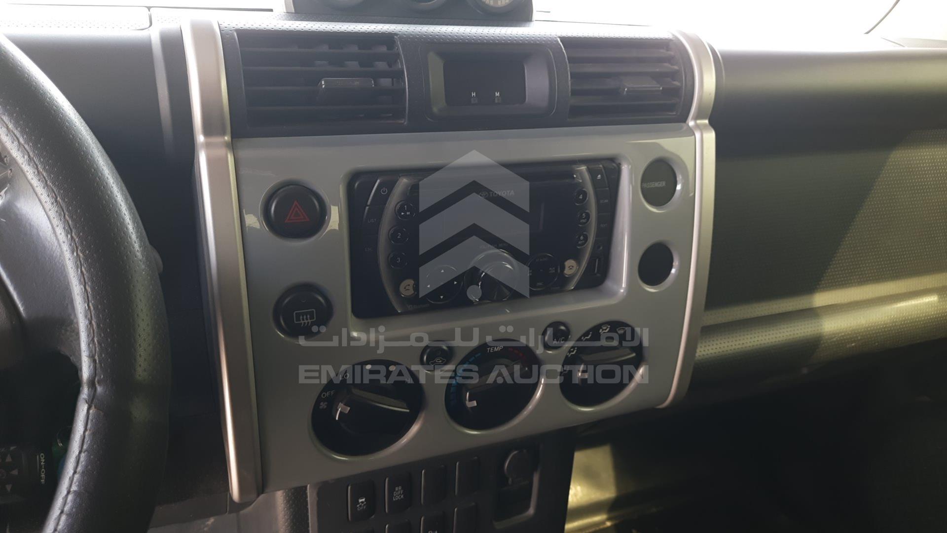 2014 TOYOTA FJ CRUISER VIN: JTEBU11F1EK198021