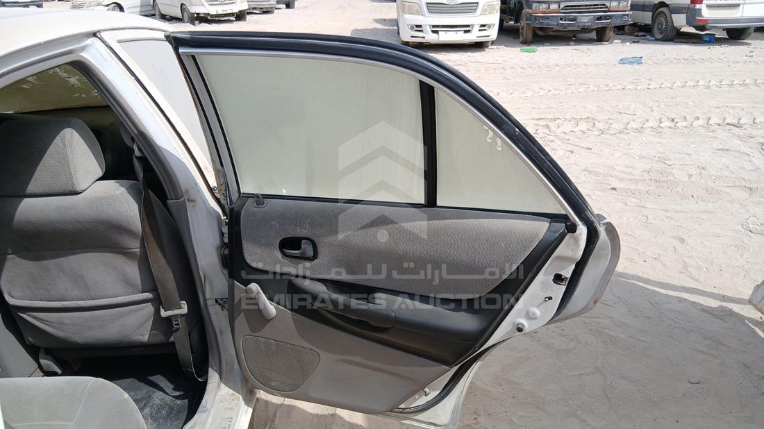 مازدا 323 2003 — الباب الخلفي الأيمن — صورة 19