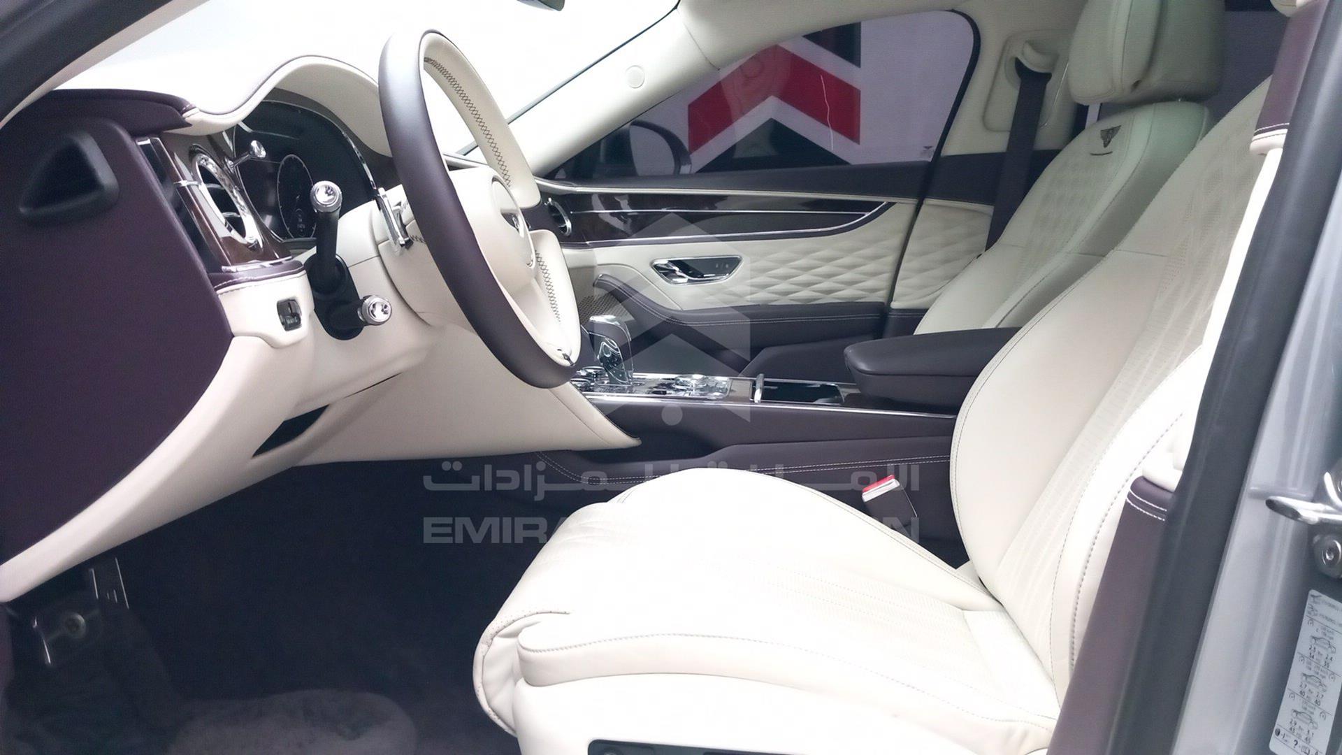 2020 BENTLEY FLYING SPUR VIN: SCBBA5ZG1LC083009