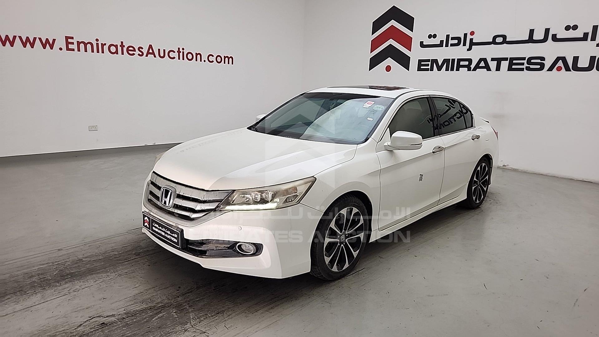 2016 HONDA ACCORD VIN: LUCCR2647G3413109