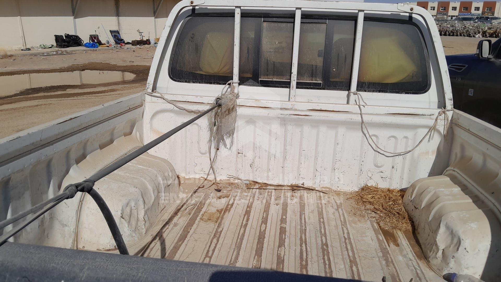 0 TOYOTA HILUX VIN: MR0HX8CD100881708