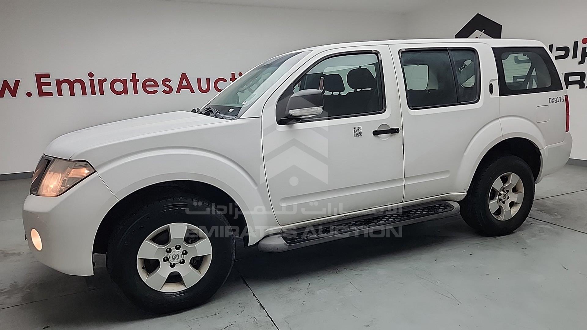 2015 NISSAN PATHFINDER VIN: VSKLR11A1FA579582